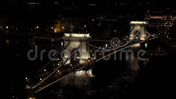 布达佩斯链桥之夜视频的预览图