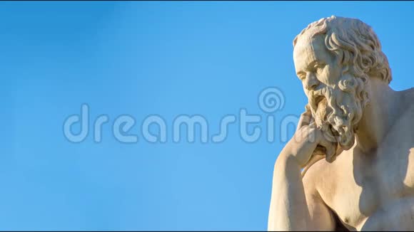 希腊哲学家苏格拉底雕像的全景视频的预览图