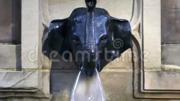 法兰克福喷泉动物雕塑视频的预览图