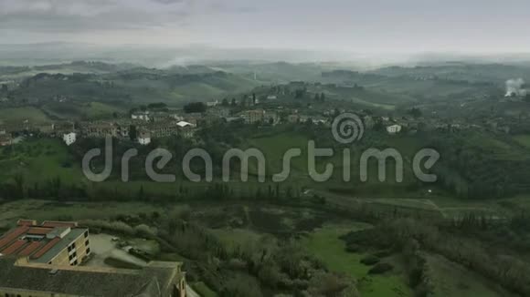 空中拍摄托斯卡纳风景意大利视频的预览图