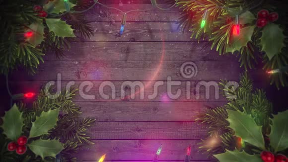 动画特写彩色花环和圣诞树树枝在木头背景上视频的预览图