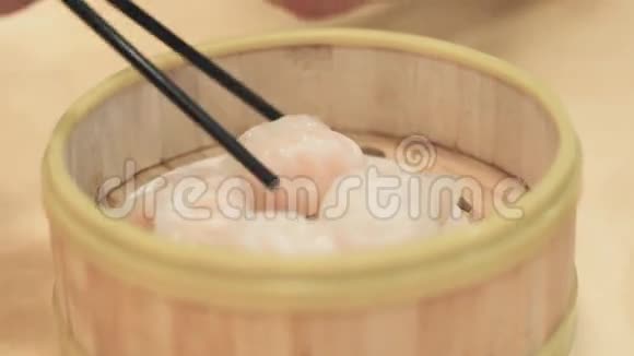 小龙宝蒸饺视频的预览图