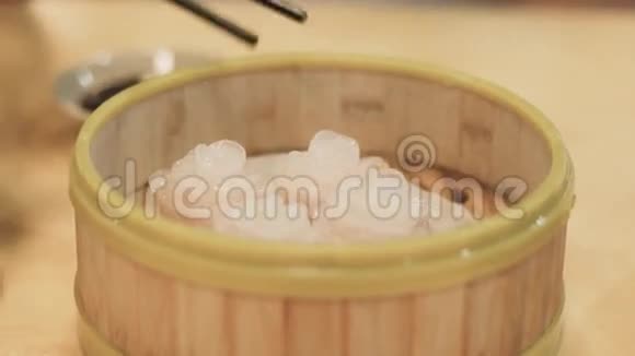 小龙宝蒸饺视频的预览图