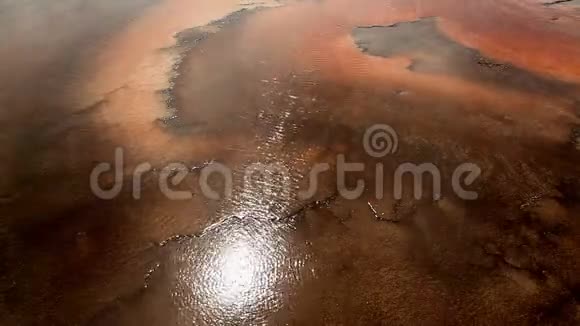 黄石公园的热热池视频的预览图