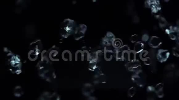 水滴在黑色背景下喷出视频的预览图