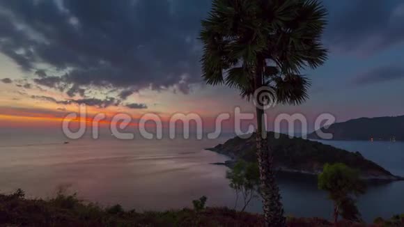 日落天空普吉岛观景台全岛全景4k时间流逝泰国视频的预览图