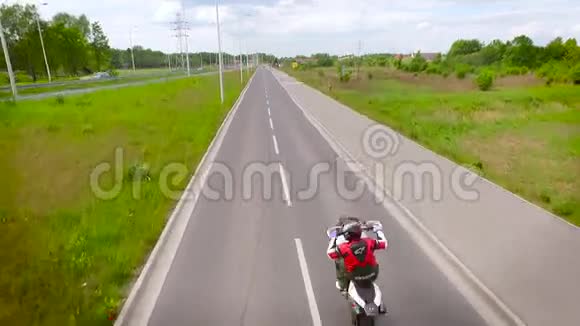 摩托车越野一轮加速视频的预览图