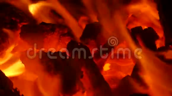 壁炉里有火视频的预览图