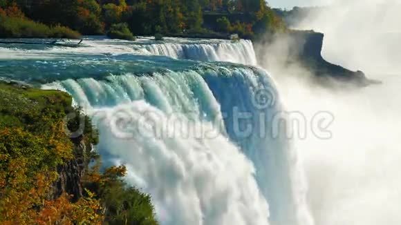 著名的瀑布尼亚加拉瀑布是世界各地游客的热门景点从美国人的角度视频的预览图