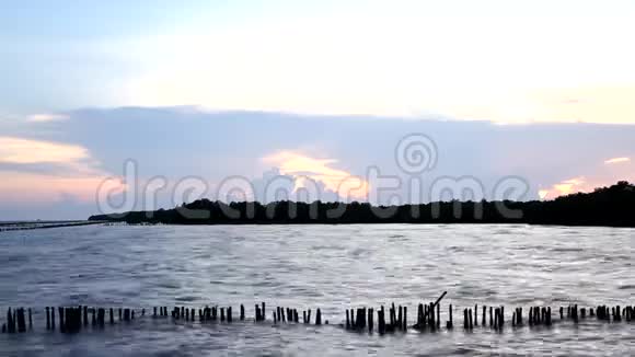海波面与日落的天空暮海在邦昆锡安视频的预览图