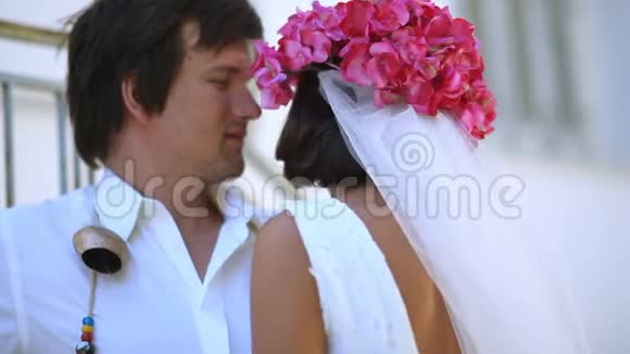 新婚快乐希腊感情的温柔视频的预览图
