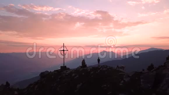 奥地利阿尔卑斯山的日出视频的预览图