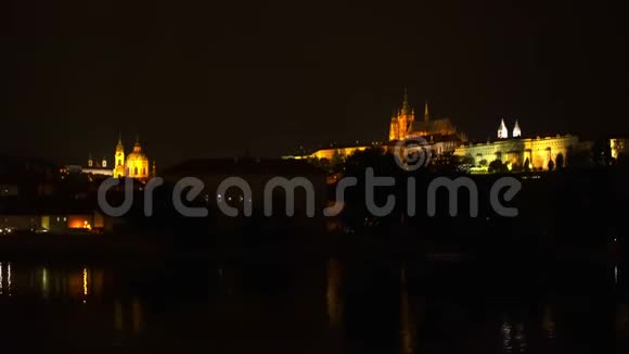 布拉格城市夜景视频的预览图