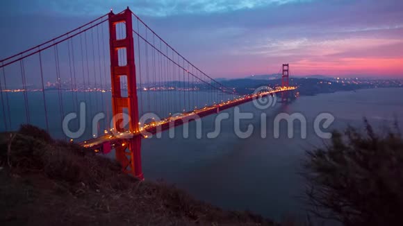 日落景色的金桥视频的预览图