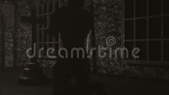 骑士在十字架前祈祷视频的预览图