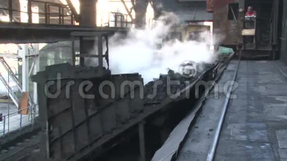 蒸煤到电车视频的预览图