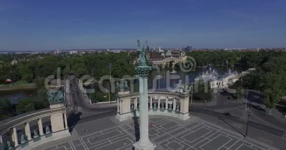 英雄广场布达佩斯最大的广场航空视频的预览图