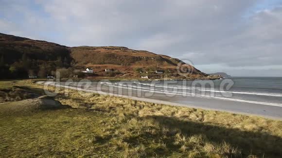 卡尔加里湾马尔阿尔基尔岛和苏格兰布特苏格兰内赫布里德斯美丽的春天视频的预览图
