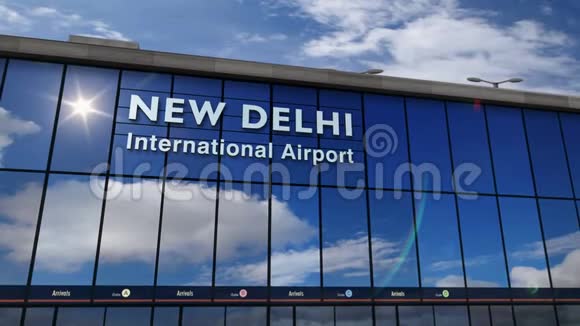 在新德里降落的飞机与终点站相映视频的预览图