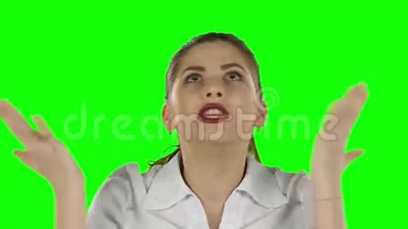 愤怒的女商人绿色屏幕视频的预览图