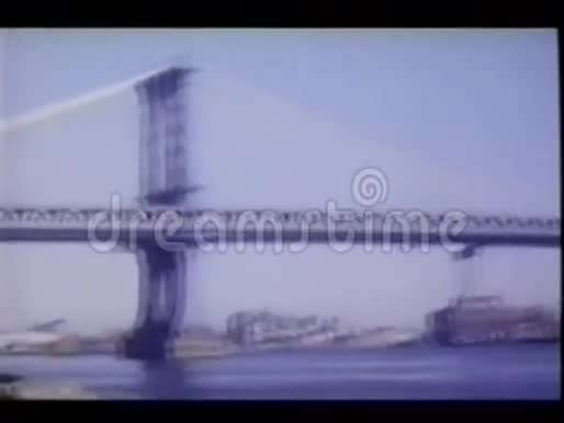 布鲁克林和曼哈顿桥的景色视频的预览图