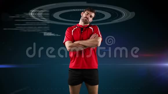 职业橄榄球运动员双臂交叉站立及医疗资料视频的预览图