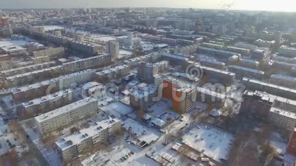 冬天俄罗斯的珀姆市中央区视频的预览图