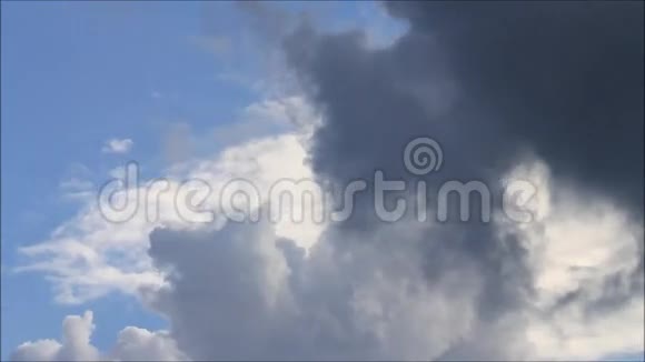 雨云在快速运动视频的预览图