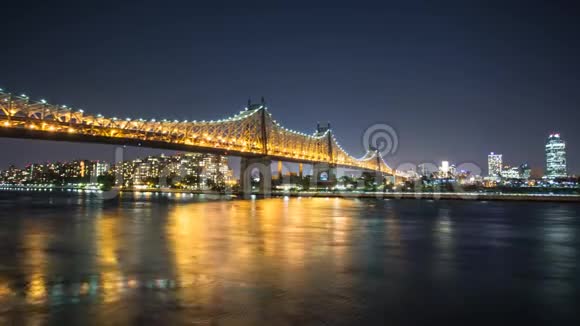 纽约曼哈顿从皇后区时间推移的夜景视频的预览图