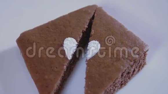 用心形糖封闭巧克力饼视频的预览图