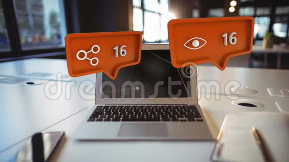 在桌上的笔记本电脑智能手机和笔记本上分享和搜索符号和增加数量视频的预览图