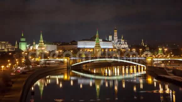 博舒伊卡梅尼大桥和克里姆林宫的曙光视频的预览图