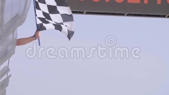 格牌赛马旗视频的预览图