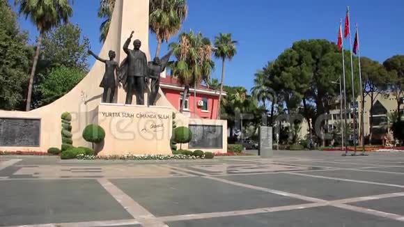 阿拉尼亚阿塔图尔克纪念碑视频的预览图