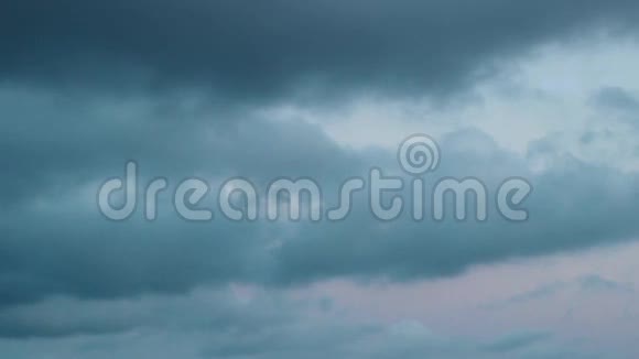 动雨云和蓝天视频的预览图