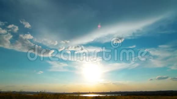 河上的日落视频的预览图