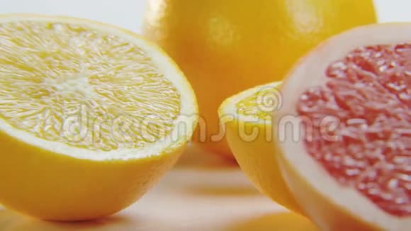 柑橘水果从左到右的摄像机视频的预览图