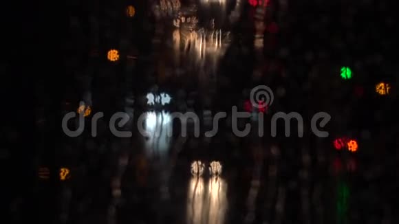 夜间城市交通油漆夜灯视频的预览图
