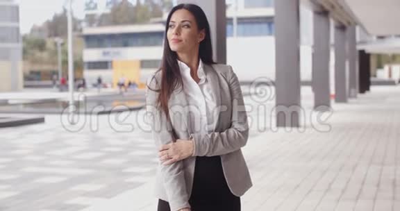 愤怒乐观的商界女性视频的预览图