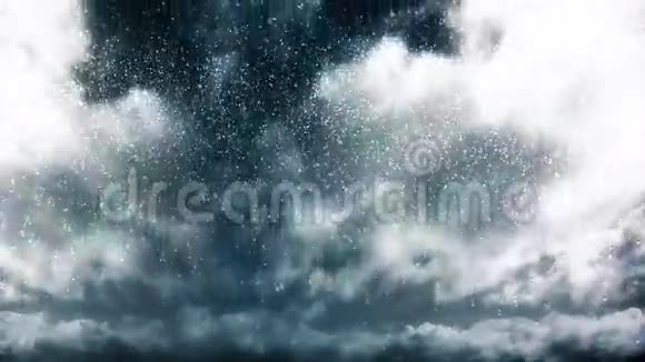 寒冷的蓝色雪落在多云的天空上视频的预览图