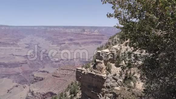 亚利桑那州大峡谷从南缘俯瞰大峡谷的城墙视频的预览图