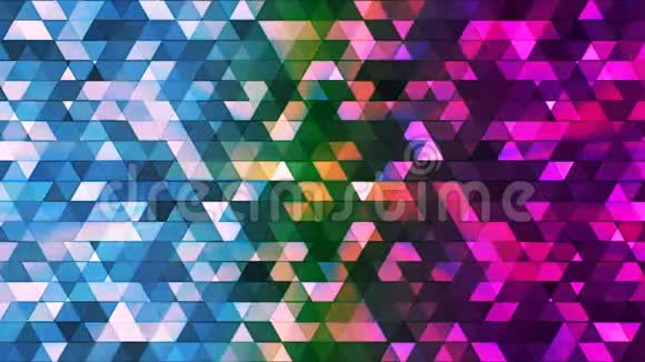 广播缠绕多边形高科技三角形多颜色抽象循环4K视频的预览图