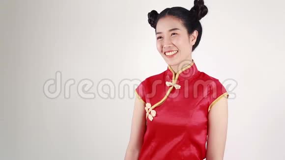 中国新年快乐理念中的旗袍视频的预览图