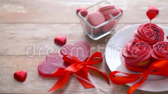 情人节的糖果和草莓视频的预览图