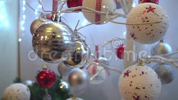 新年和圣诞装饰品视频的预览图
