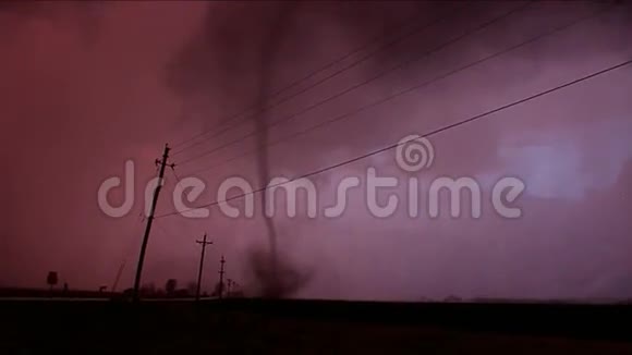 伊利诺伊州龙卷风雷暴视频的预览图