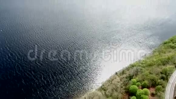 著名的尼斯湖空中射击绿色苏格兰联合王国视频的预览图