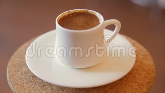 意大利最优质的浓缩咖啡采用专业咖啡机制作视频的预览图