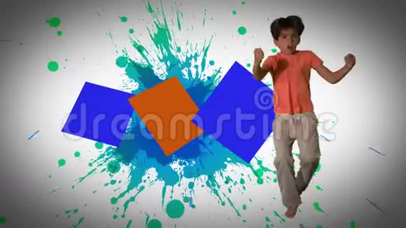 儿童慢速跳跃和玩耍的蒙太奇视频的预览图