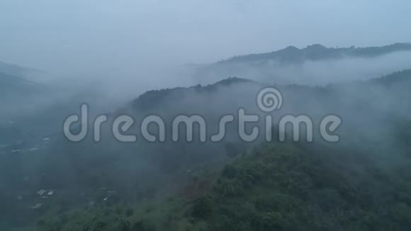 清莱地区风景秀丽的山野景观视频的预览图